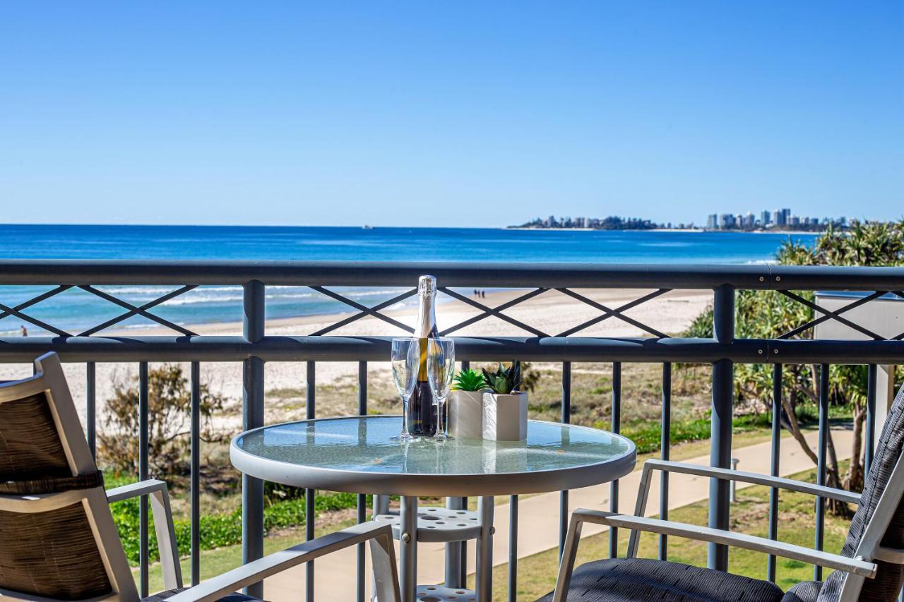 Golden Riviera Absolute Beachfront Resort Gold Coast Exterior foto