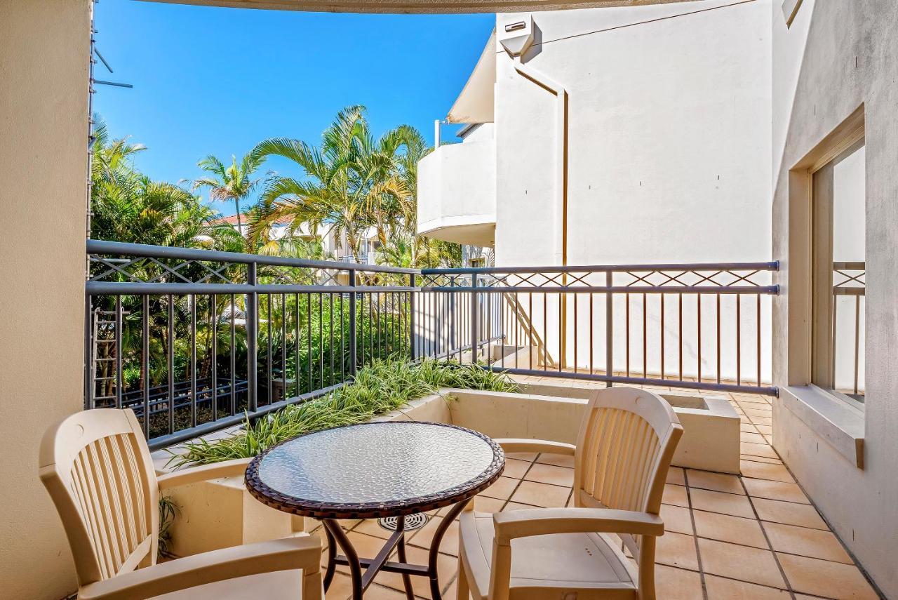 Golden Riviera Absolute Beachfront Resort Gold Coast Exterior foto