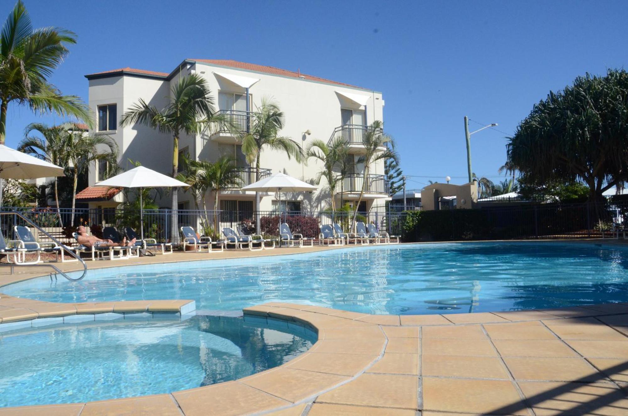 Golden Riviera Absolute Beachfront Resort Gold Coast Exterior foto