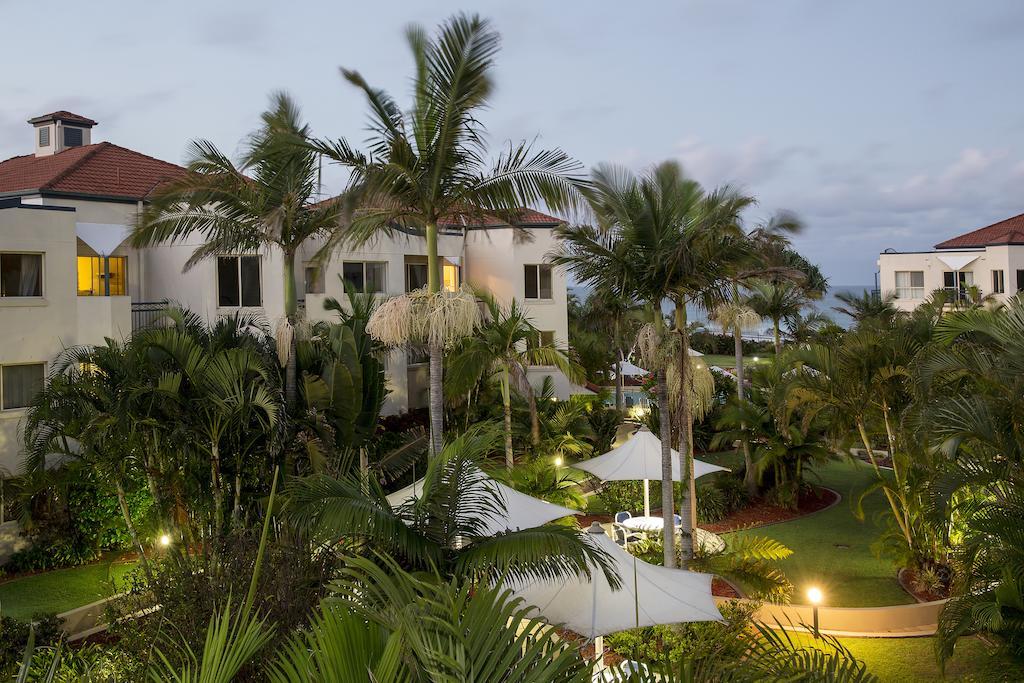 Golden Riviera Absolute Beachfront Resort Gold Coast Exterior foto