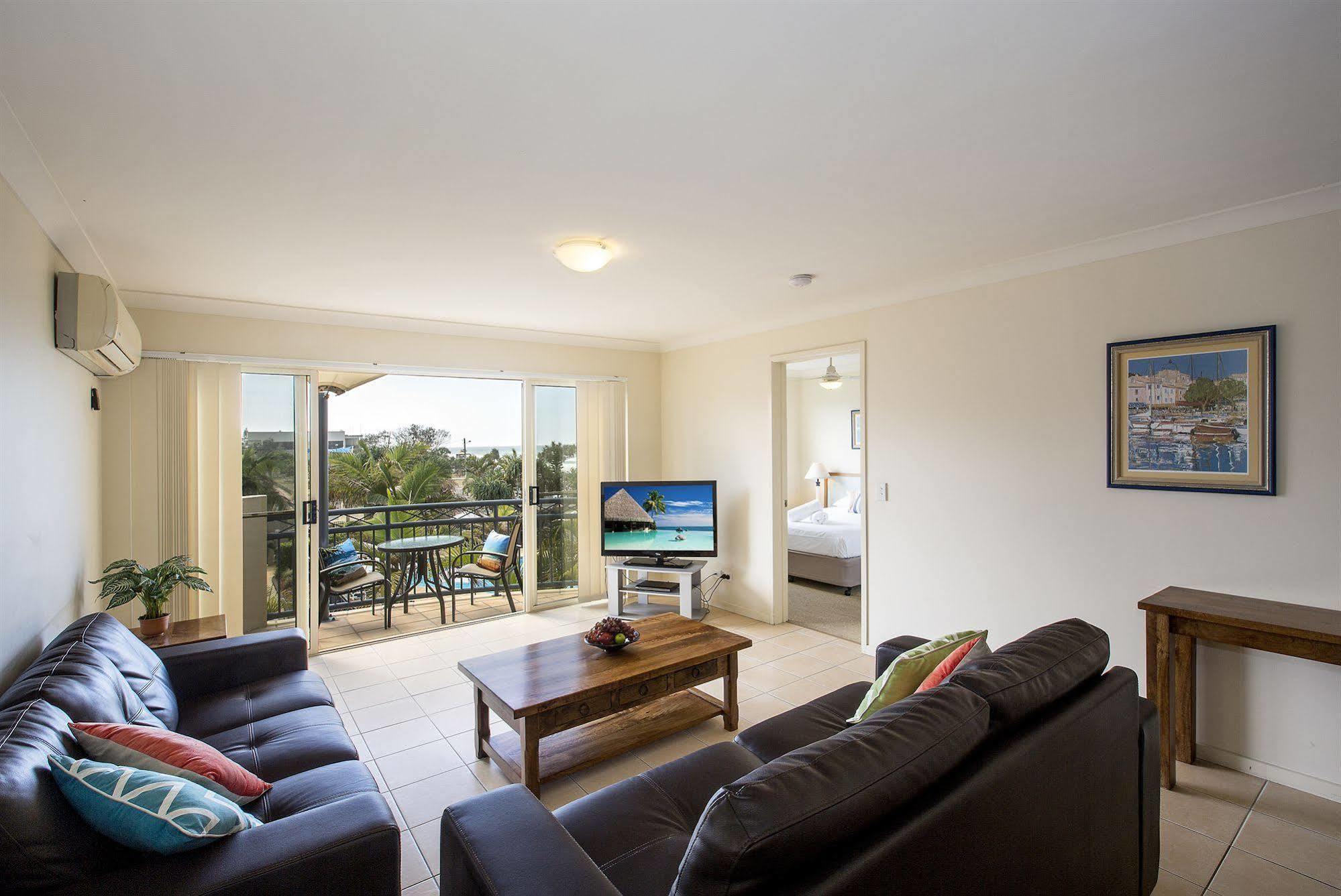 Golden Riviera Absolute Beachfront Resort Gold Coast Exterior foto