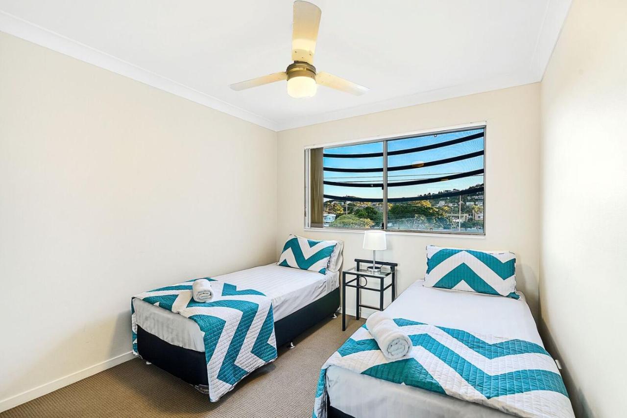 Golden Riviera Absolute Beachfront Resort Gold Coast Exterior foto